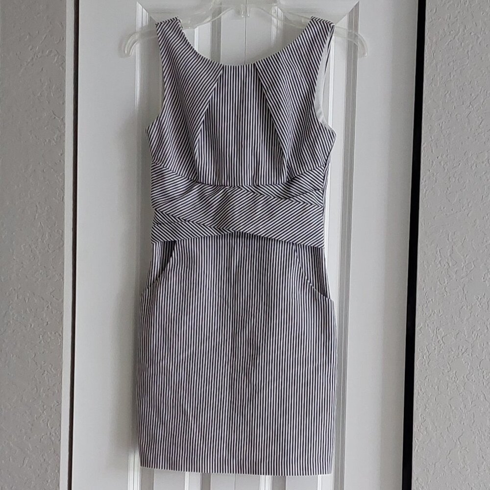 Teeze Me Black & White Striped Sleeveless Dress Size Jr Size 1